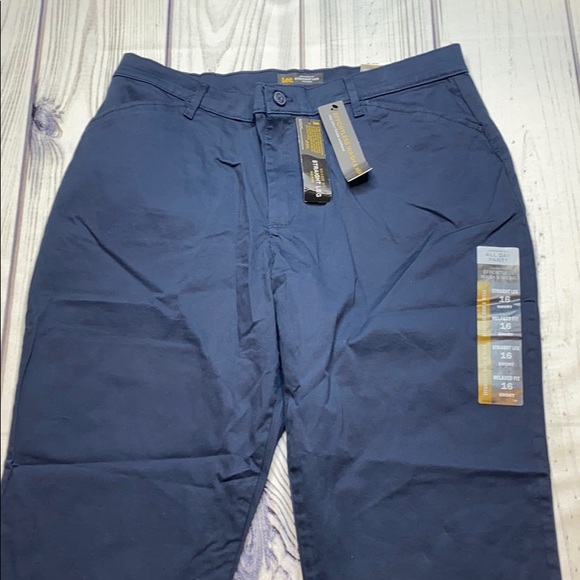 Lee Pants - NWT LEE STRAIGHT LEG RELAXED FIT PANTS
